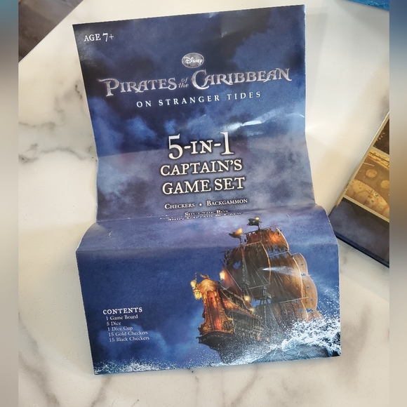 Disney Pirates of the Caribbean Stranger Tides 5-IN-1 Captains Game Set - Picture 3 of 15